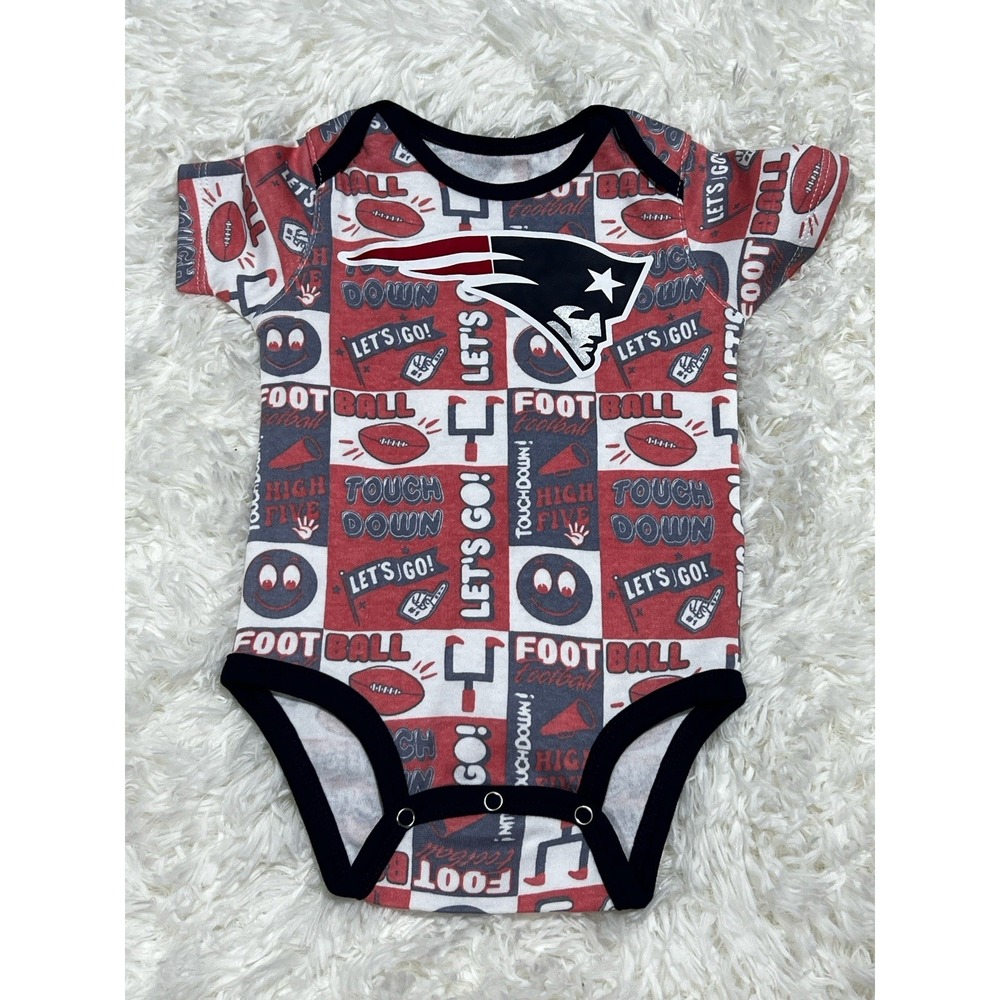 NFL Team Apparel New England Patriots One-Piece Romper Creeper Bodysuit 0-3 Mos
